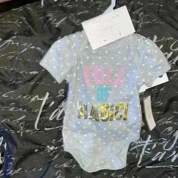 WeePlay Layette Set | Socks Not Included - Picture 3 of 4